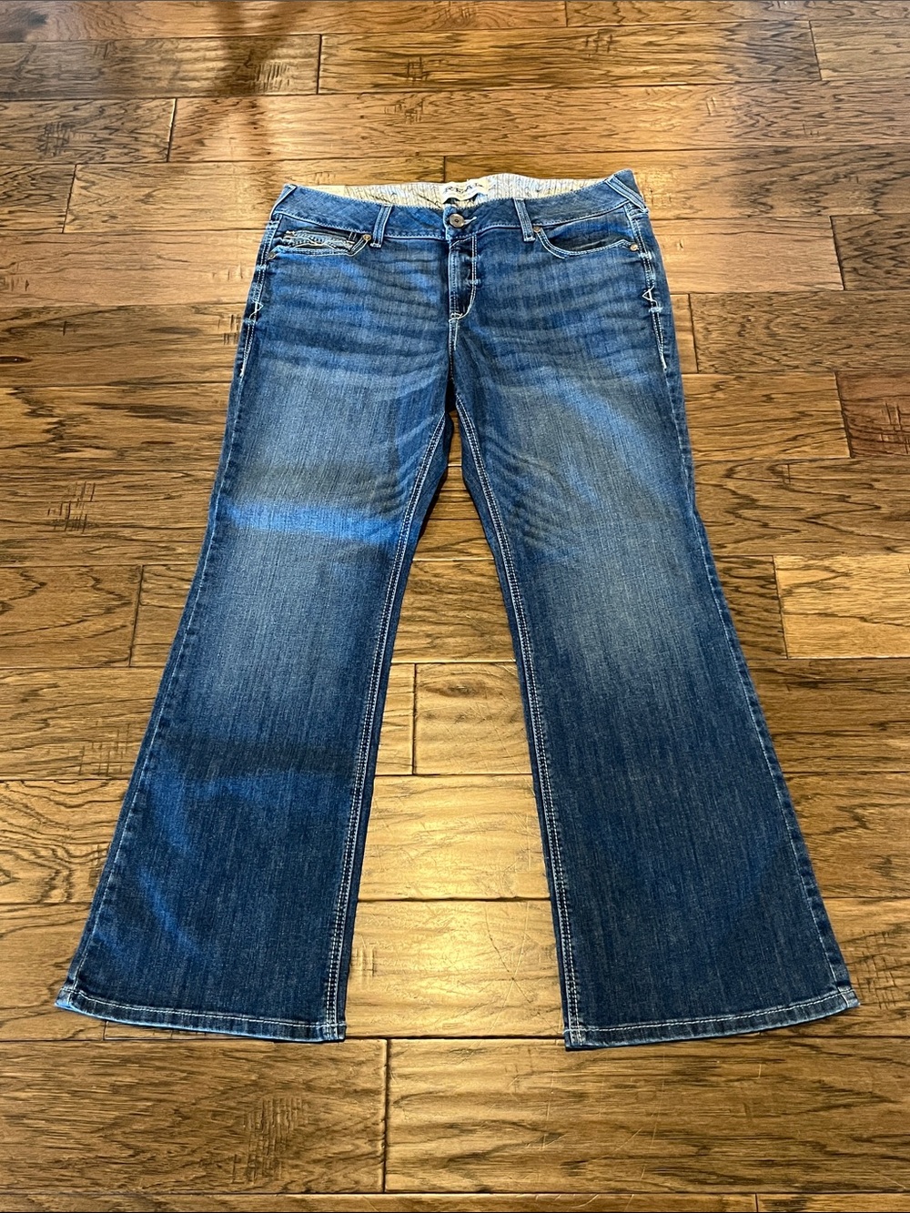 Ariat Real Denim Arrow Mid Rise Bootcut NWT Size 33s